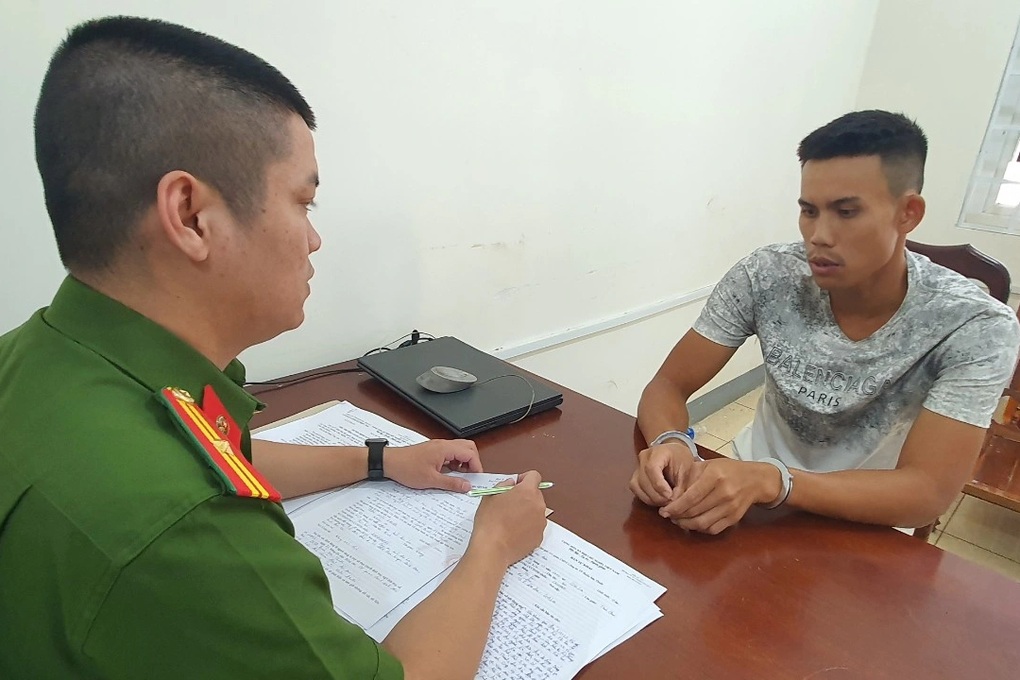Giám đốc doanh nghiệp đi lừa đảo, bị bắt khi đang làm thợ hồ - 1 Giám đốc doanh nghiệp đi lừa đảo, bị bắt khi đang làm thợ hồ - 1