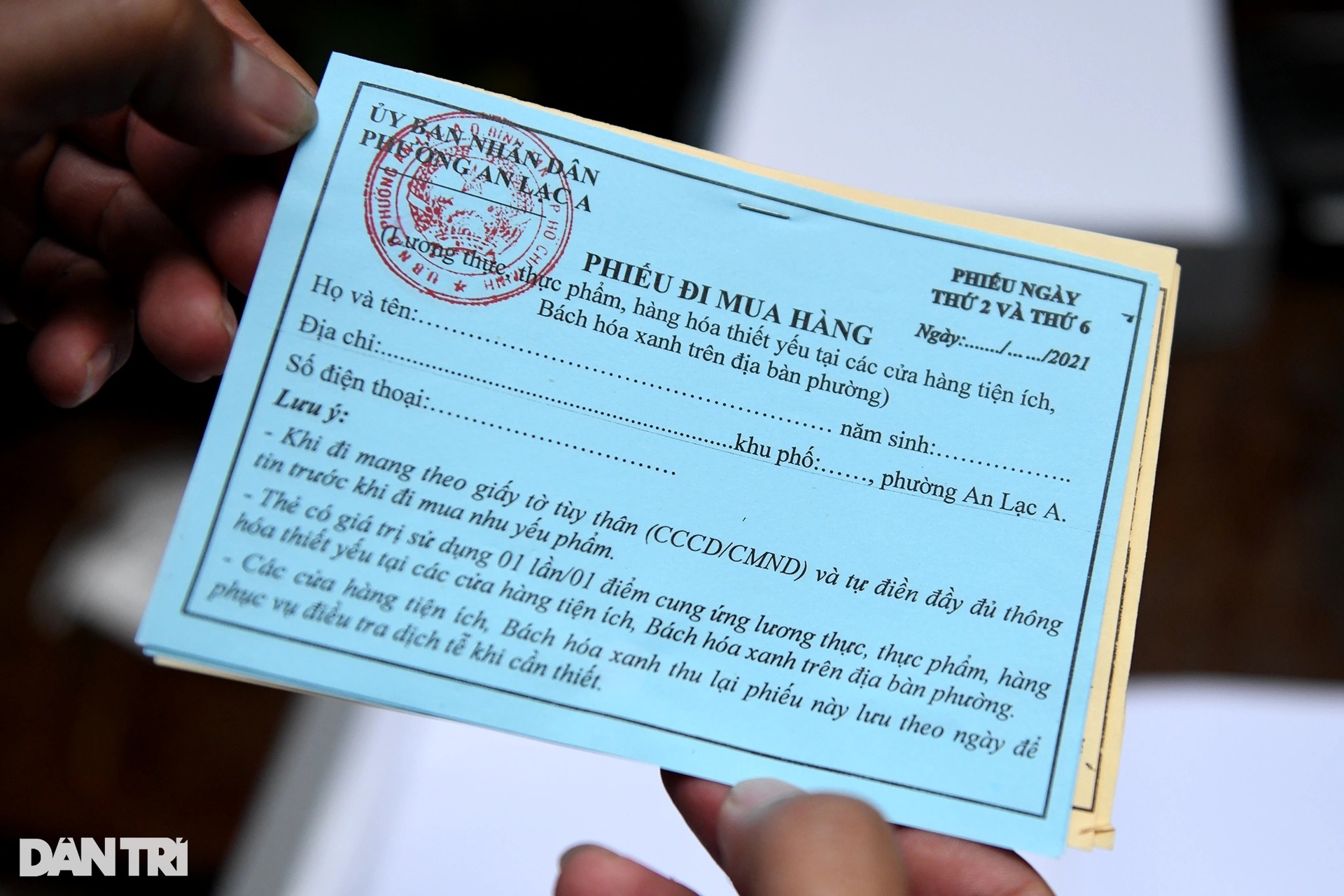 Độc đáo bộ sưu tập 500 phiếu đi chợ trong các đợt dịch Covid-19 ở Việt Nam - 3 Độc đáo bộ sưu tập 500 phiếu đi chợ trong các đợt dịch Covid-19 ở Việt Nam - 3