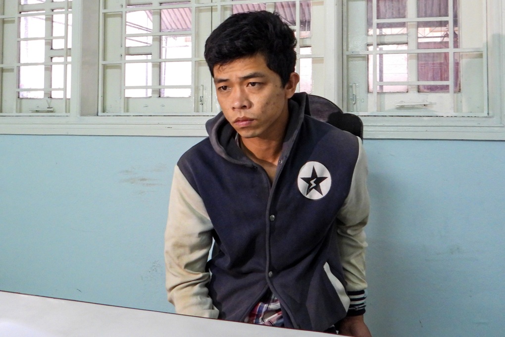 Mâu thuẫn hát karaoke ồn ào, một người bị đâm chết - 1 Mâu thuẫn hát karaoke ồn ào, một người bị đâm chết - 1