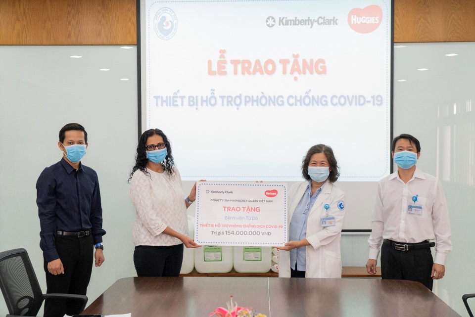 Huggies Việt Nam ủng hộ vật phẩm y tế cho 40 bệnh viện phụ sản - 1 Huggies Việt Nam ủng hộ vật phẩm y tế cho 40 bệnh viện phụ sản - 1
