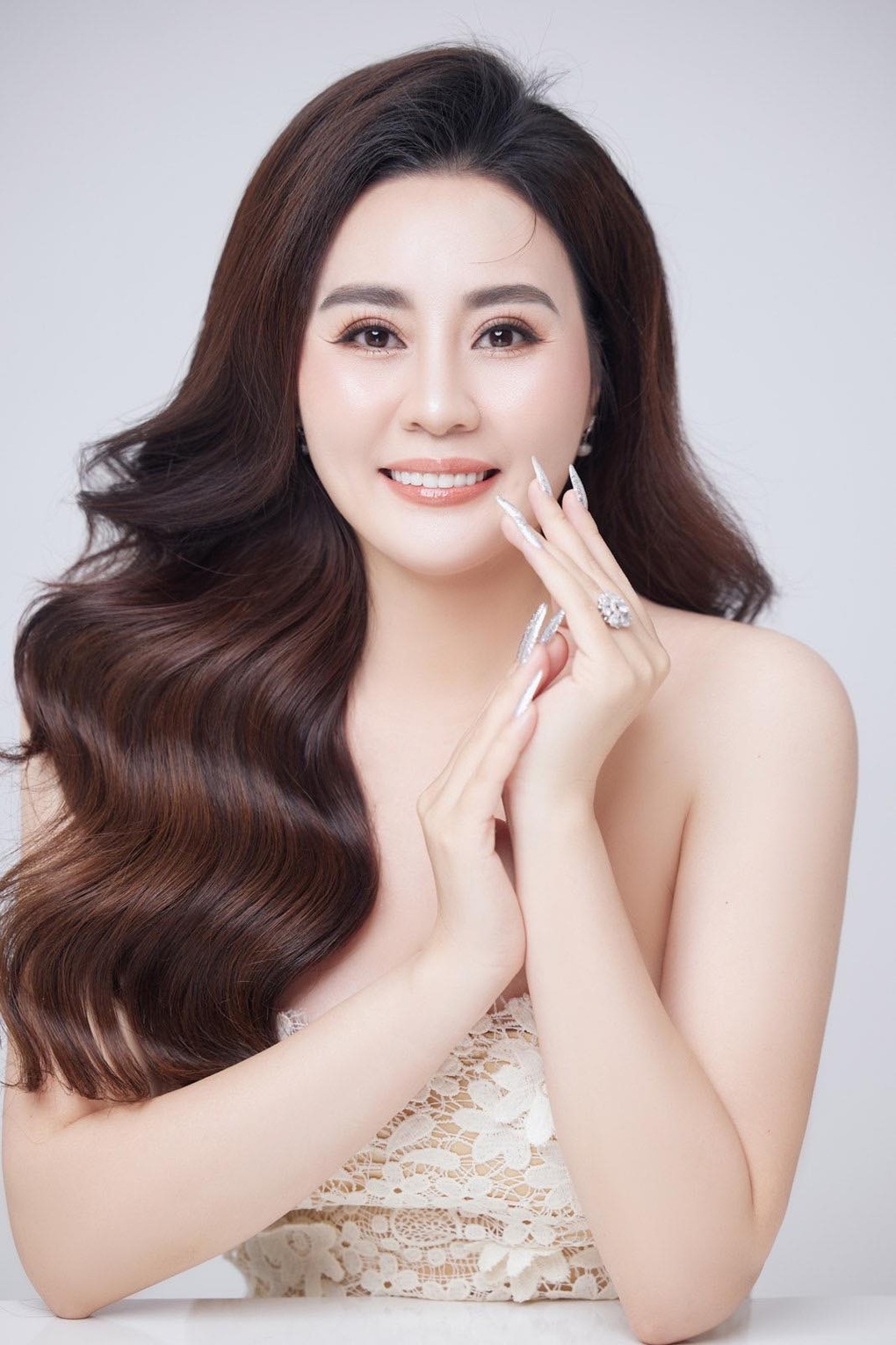 Hoa hậu Quý bà Hòa bình Việt Nam 2023 dời lịch tổ chức chung kết - 1 Hoa hậu Quý bà Hòa bình Việt Nam 2023 dời lịch tổ chức chung kết - 1