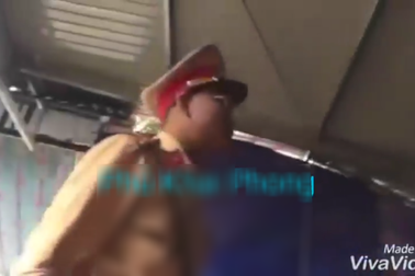 Tạm đình chỉ Thượng úy CSGT bị tố đánh người vi phạm vì bị bắt chào