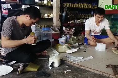 Nghề đóng giày thủ công phục vụ khách du lịch tại Hội An