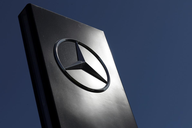 Mercedes-Benz dừng sản xuất xe con tại Mỹ