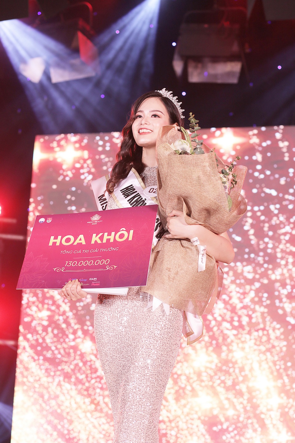 Từ nữ sinh chuyên Sử THPT Chu Văn An thành Hoa khôi Học viện Báo chí - 1 Từ nữ sinh chuyên Sử THPT Chu Văn An thành Hoa khôi Học viện Báo chí - 1