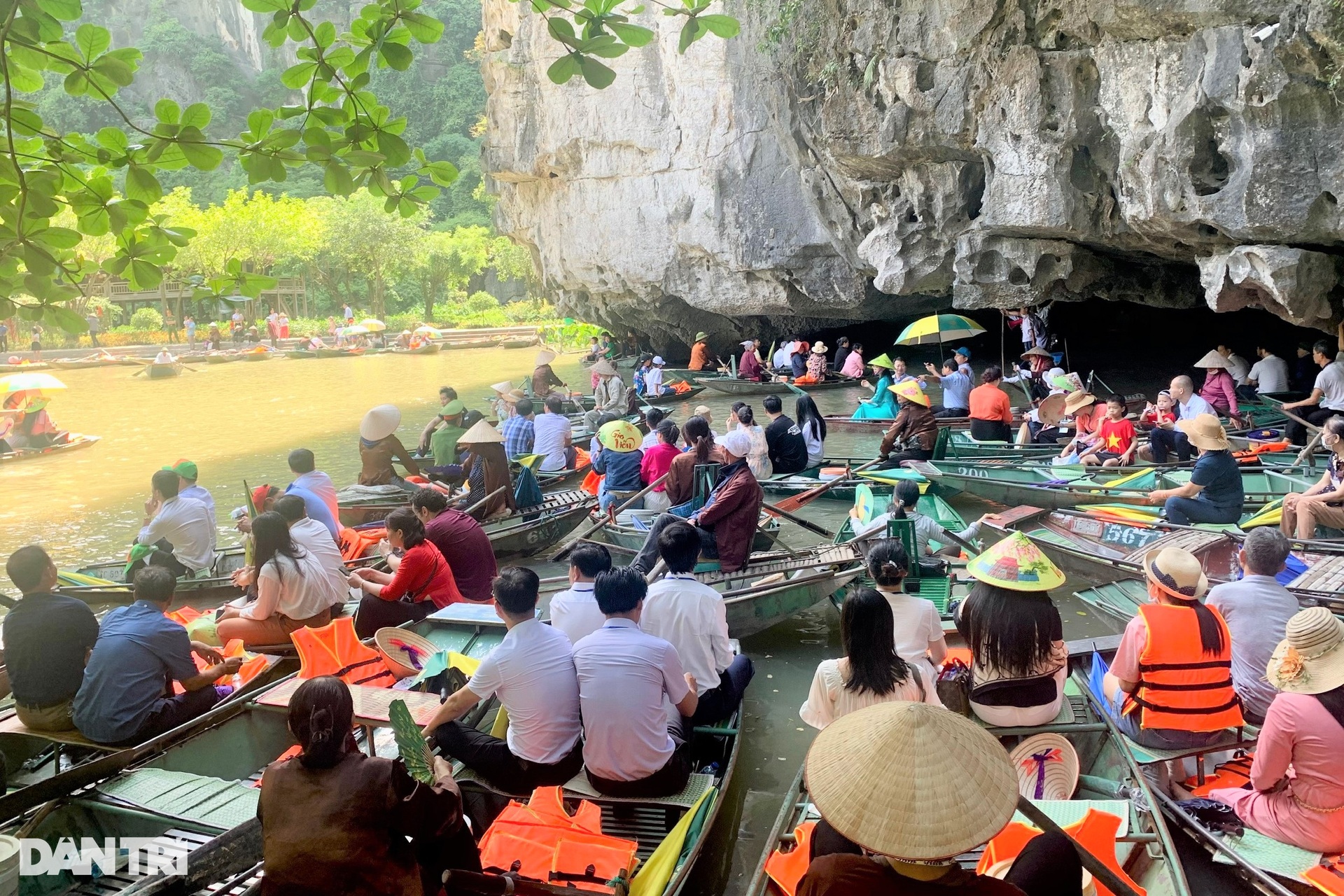 Khu du lịch Tam Cốc đang đóng cửa có gì đặc biệt? - 4 Khu du lịch Tam Cốc đang đóng cửa có gì đặc biệt? - 4