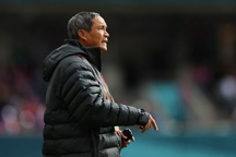 HLV Mai Đức Chung: "Tôi vẫn rất lo lắng về tuyển nữ Việt Nam"