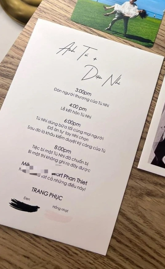 View - Vì sao đám cưới Quang Hải có quy định trang phục cho khách mời? | Báo Dân trí