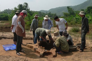 Phú Yên: Khu di tích đất nung là lò - mộ 