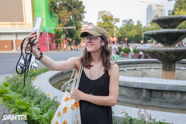 Du khách nói gì về diện mạo mới của Quảng trường Đông Kinh - Nghĩa Thục?