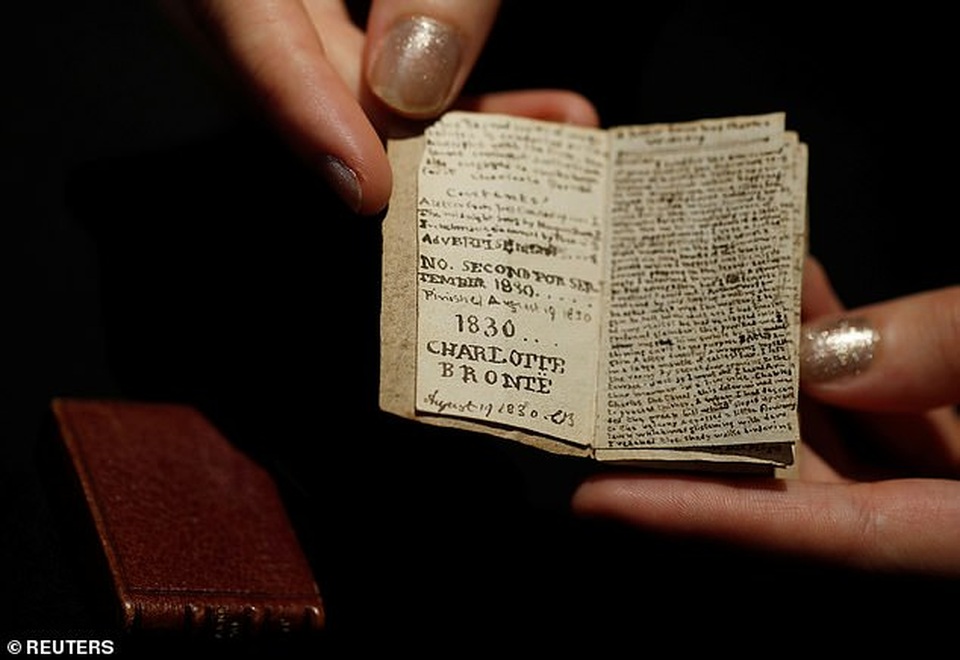 Sửng sốt cuốn sách nhỏ bằng bao diêm có giá trị lên tới 20 tỷ đồng - 3