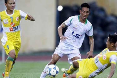 CLB Hà Nội đuổi kịp Huế, CLB TPHCM áp sát ngôi đầu