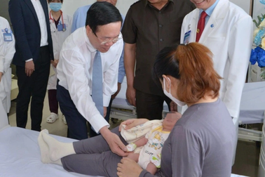 Chủ tịch nước Võ Văn Thưởng: Trong ngành y, giỏi chuyên môn là chưa đủ