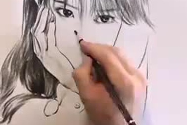 Mãn nhãn với quá trình vẽ những bức tranh chân dung đẹp mắt