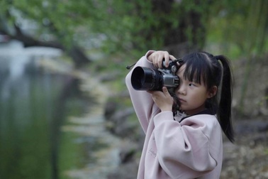 Cô bé 6 tuổi trở thành nhiếp ảnh gia nổi tiếng