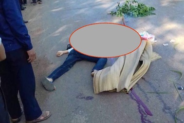 Nam sinh lớp 10 chết thảm dưới bánh xe "hổ vồ"