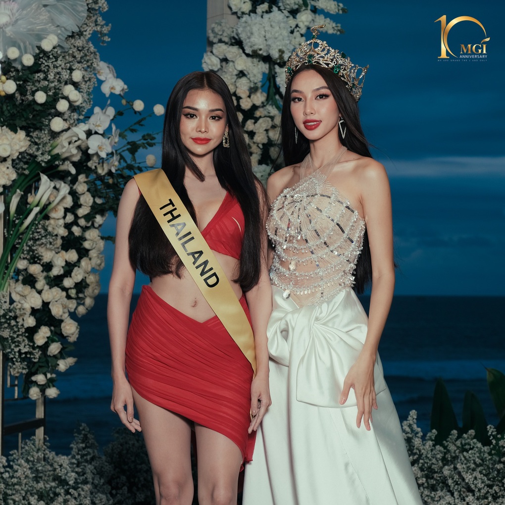 Thiên Ân, Thùy Tiên chung khung hình tại Miss Grand International 2022 - 13 Thiên Ân, Thùy Tiên chung khung hình tại Miss Grand International 2022 - 13