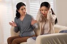 Nhà chồng cho 3 tỷ đồng, tôi rơi nước mắt khi phải ký vào một tờ giấy