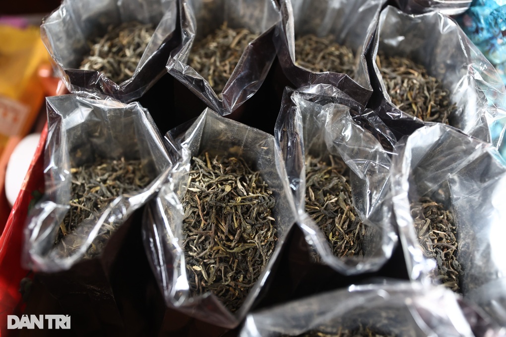 Tiệm trà cổ 70 năm ở TPHCM, giá 10 triệu đồng/kg vẫn hút khách - 6 Tiệm trà cổ 70 năm ở TPHCM, giá 10 triệu đồng/kg vẫn hút khách - 6