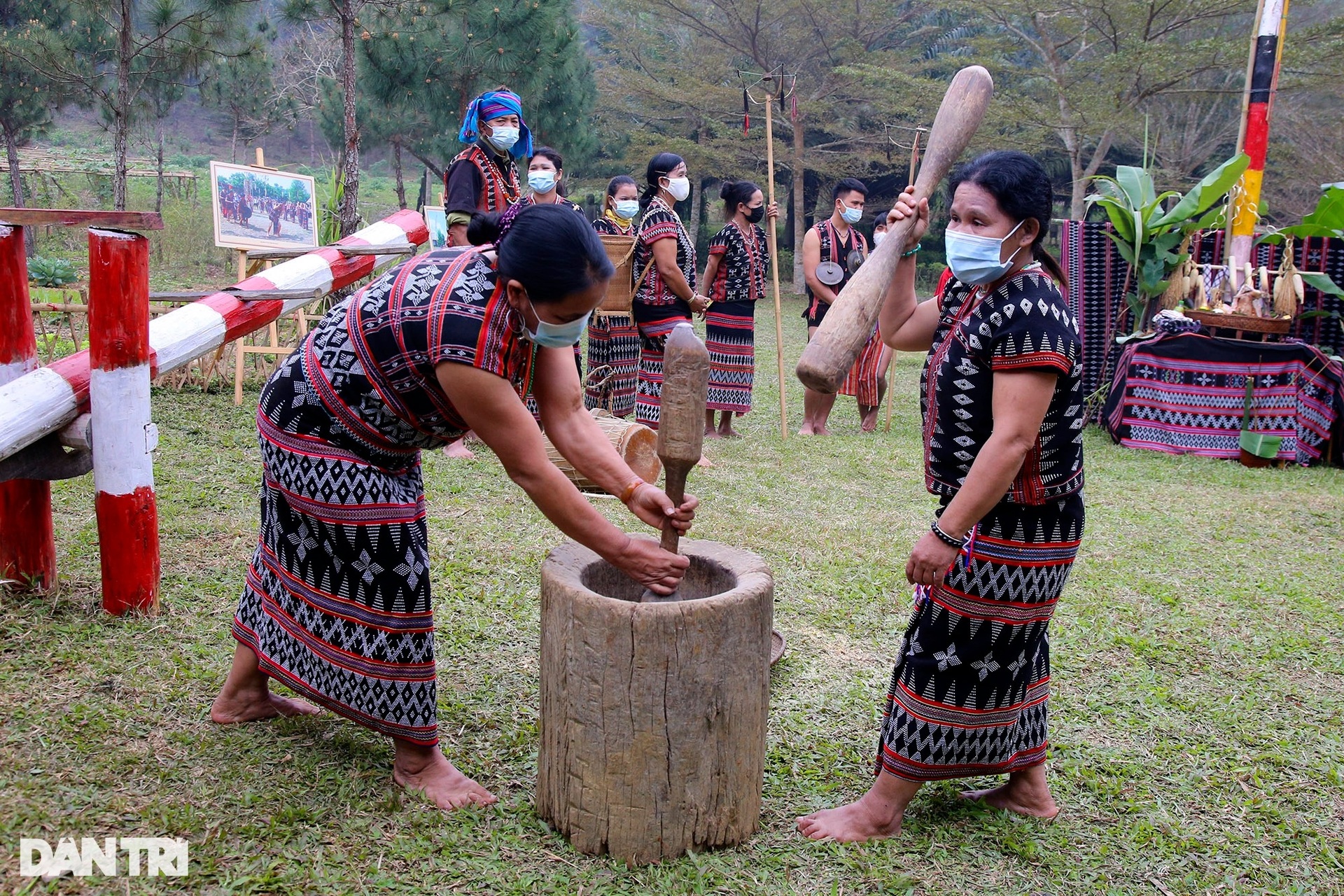 Hoang dã Lễ A Da của người Tà Ôi trên dãy Trường Sơn - 4 Hoang dã Lễ A Da của người Tà Ôi trên dãy Trường Sơn - 4