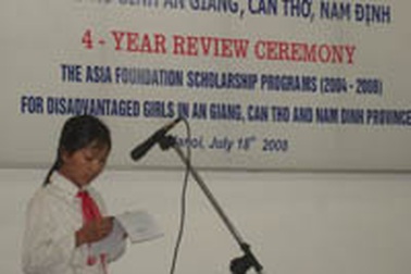 “Bà đỡ” của những nữ sinh nghèo