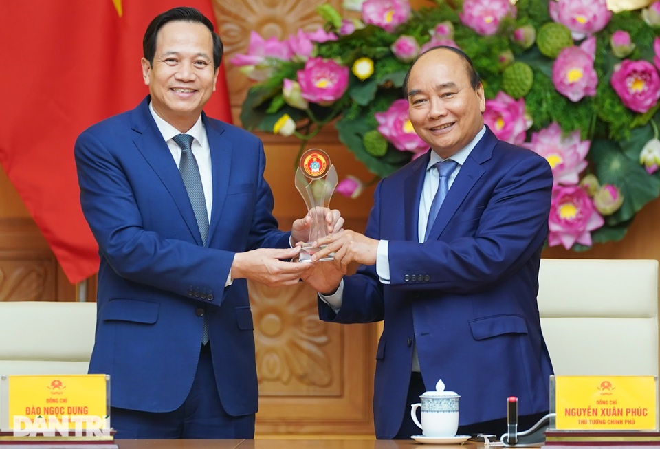 Thủ tướng: Xúc động với những câu chuyện cổ tích có thật trong đời thường - 6 Thủ tướng: Xúc động với những câu chuyện cổ tích có thật trong đời thường - 6