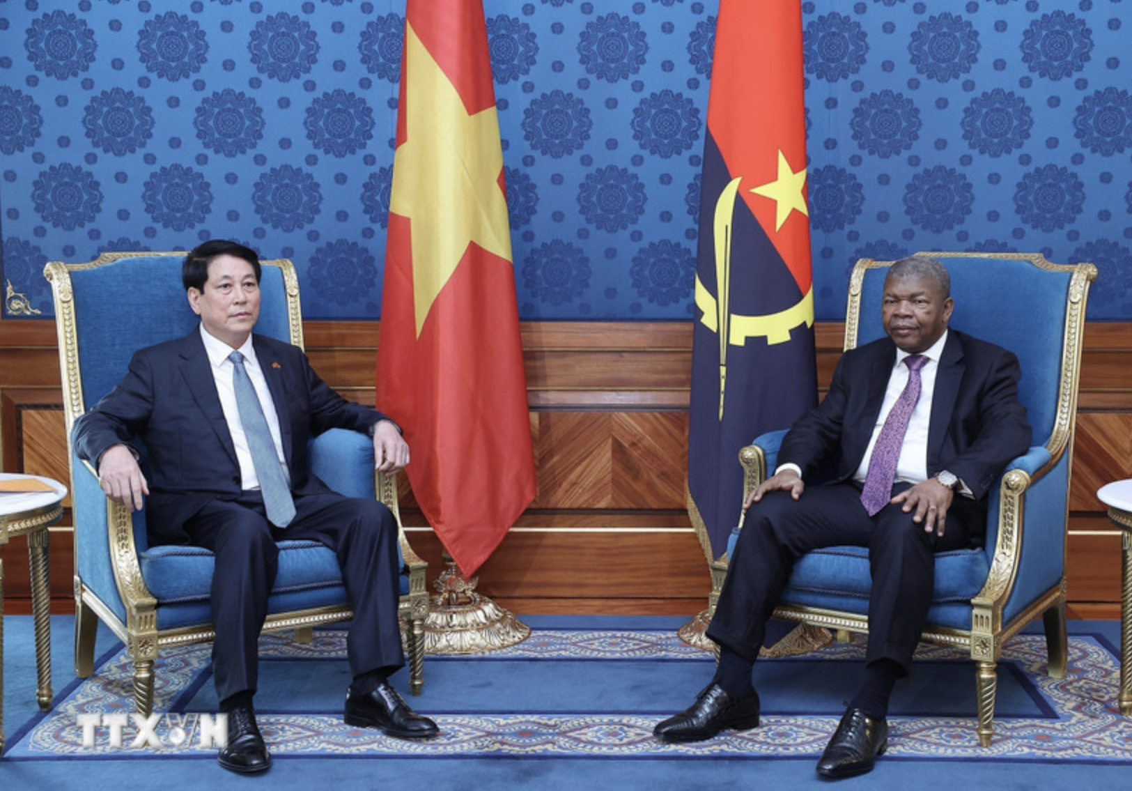 Chủ tịch nước Lương Cường hội đàm với Tổng thống Angola - 1