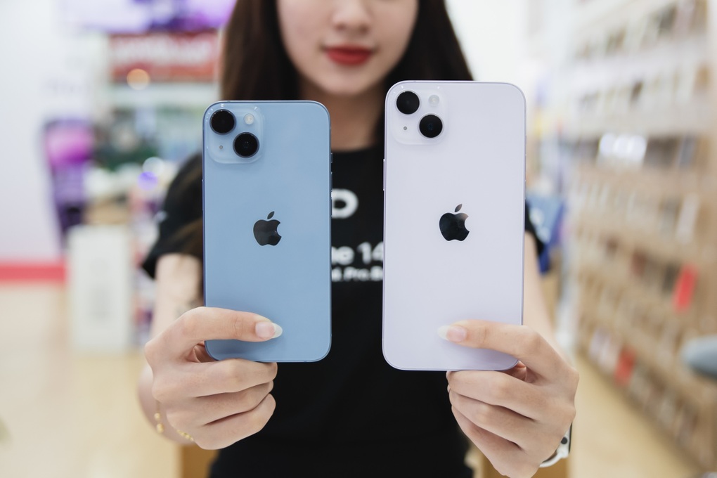 iPhone 14, Galaxy Z Fold4 giảm giá chục triệu đồng tại Việt Nam - 1 iPhone 14, Galaxy Z Fold4 giảm giá chục triệu đồng tại Việt Nam - 1