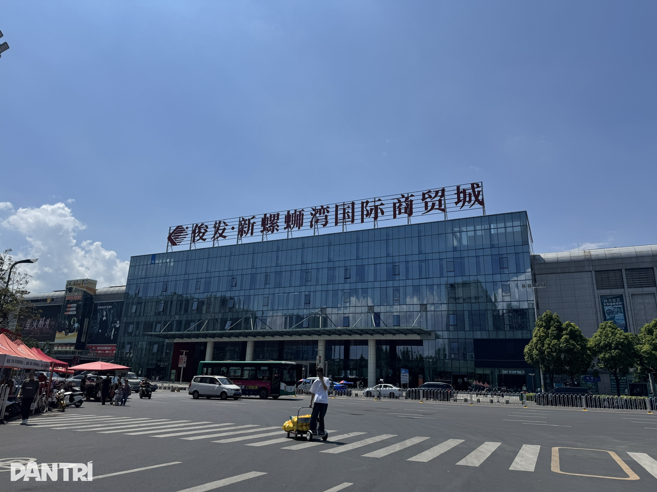Tour Trung Quốc 3 triệu đồng, khách Việt chi tiền mua sắm gấp 3-4 lần - 6 Tour Trung Quốc 3 triệu đồng, khách Việt chi tiền mua sắm gấp 3-4 lần - 6