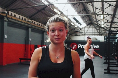 Zara Holland tập gym chăm chỉ