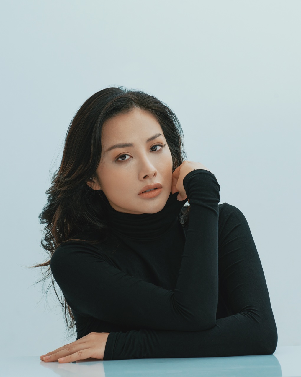 Nữ chính Hoa Sơn Trà nói gì khi bị khán giả chê diễn đơ? - 1 Nữ chính Hoa Sơn Trà nói gì khi bị khán giả chê diễn đơ? - 1