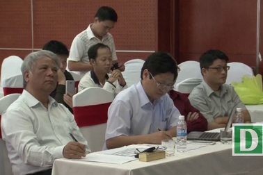 Giây phút "hỏi xoáy, đáp xoay" của Ban giám khảo và các thí sinh.