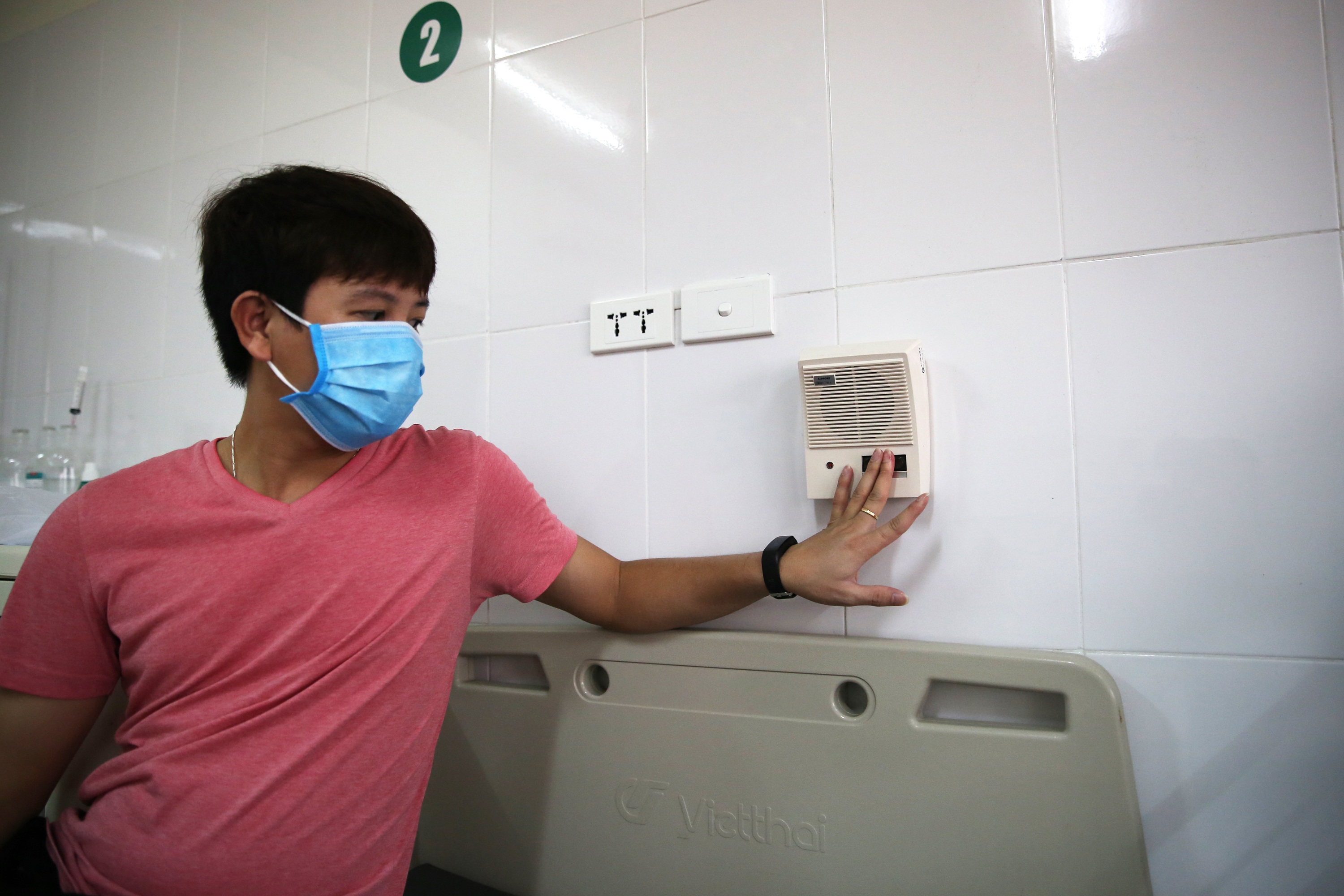 Căn phòng cách ly đặc biệt của hai vợ chồng thai phụ trở về từ Vũ Hán - 7 Căn phòng cách ly đặc biệt của hai vợ chồng thai phụ trở về từ Vũ Hán - 7