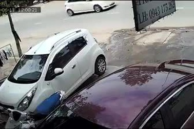 Cô gái bị kéo lê trên đường vì bị cướp giật túi xách đang đeo trên người tại Đồng Nai