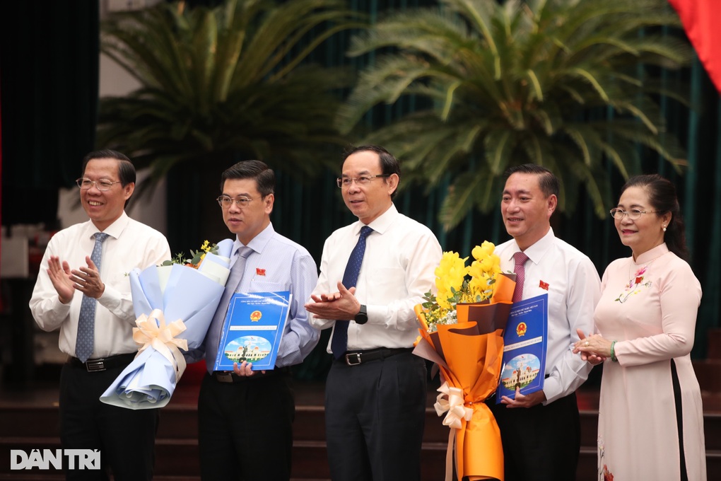Bí thư TPHCM: Lấy phiếu tín nhiệm để xem cán bộ thực hiện lời hứa đến đâu - 1 Bí thư TPHCM: Lấy phiếu tín nhiệm để xem cán bộ thực hiện lời hứa đến đâu - 1