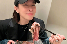 Phở Việt ở Hong Kong dùng đèn khò làm chín thịt bò gây tranh cãi dữ dội