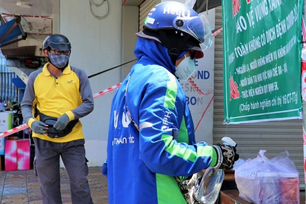 Cần Thơ: Shipper tất bật mùa Covid-19, thu nhập khá nhưng nhiều rủi ro - 2