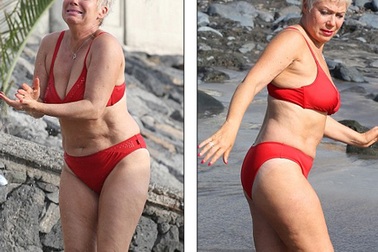 Bụng rạn chằng chịt, sao U60 vẫn tự tin diện bikini