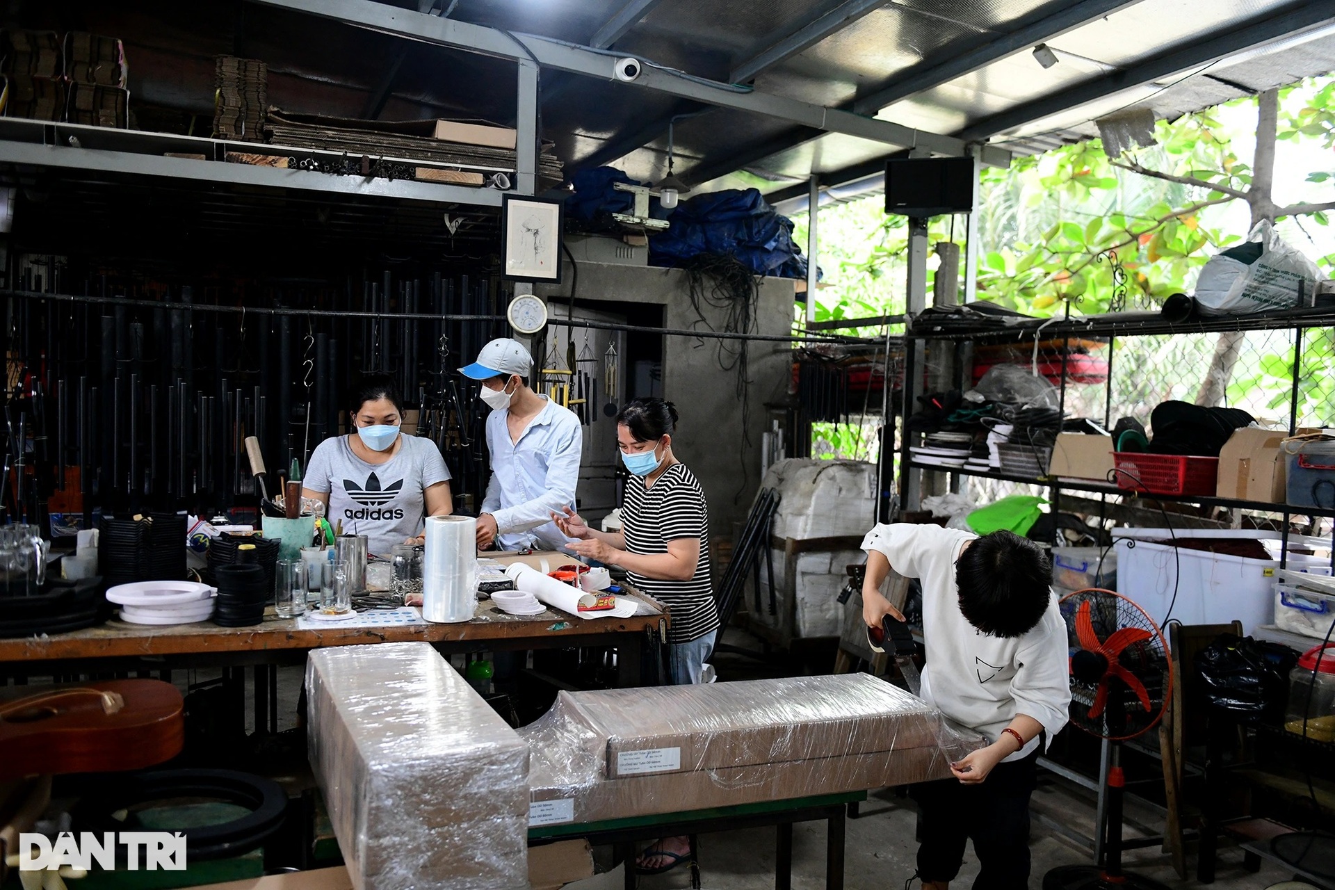 Chàng kỹ sư IT bỏ nghề, chế tạo chuông gió nhạc thiền từ kim loại vô tri - 4 Chàng kỹ sư IT bỏ nghề, chế tạo chuông gió nhạc thiền từ kim loại vô tri - 4