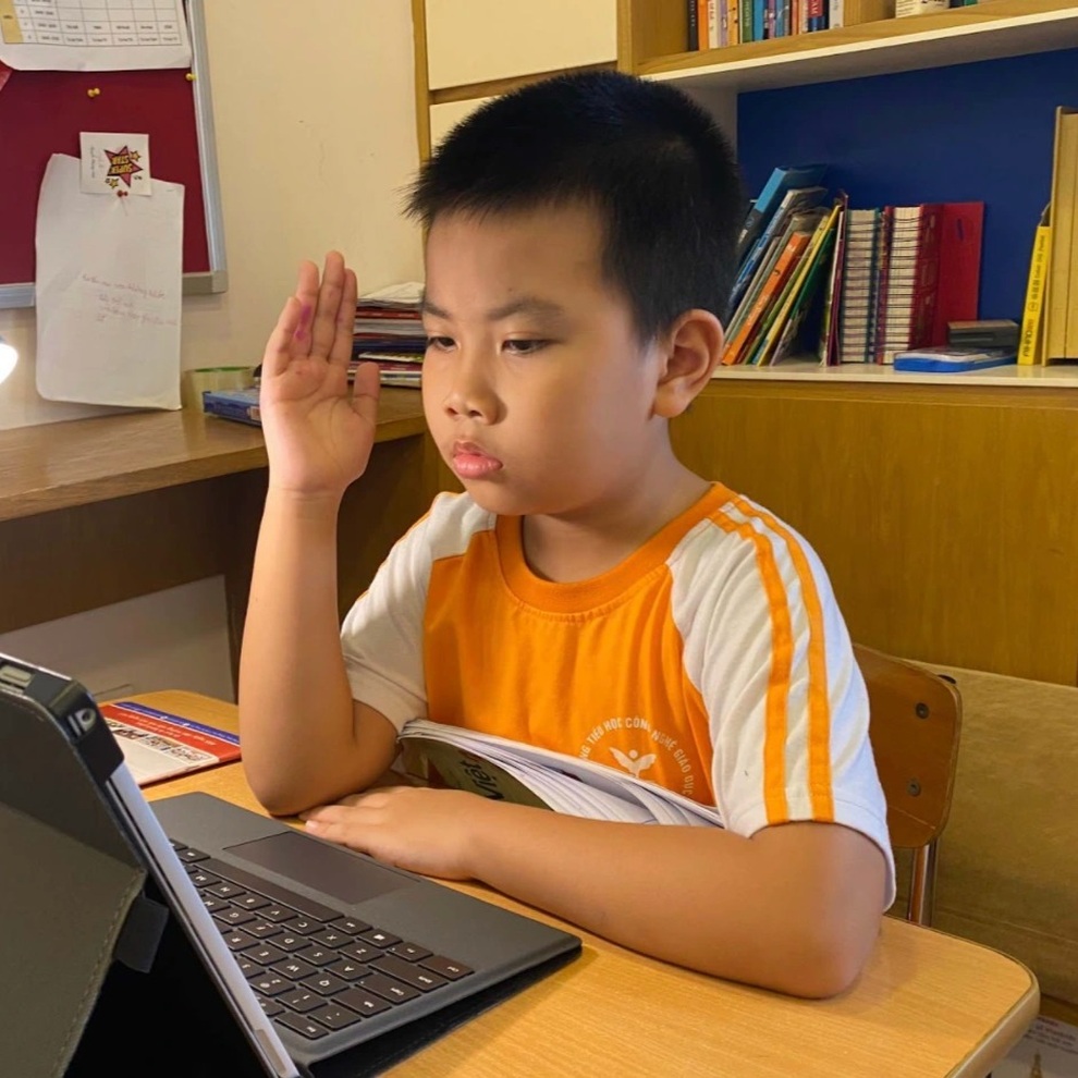 Thiếu thiết bị, đường truyền kém khiến học sinh, giáo viên mệt lả - 4 Thiếu thiết bị, đường truyền kém khiến học sinh, giáo viên mệt lả - 4