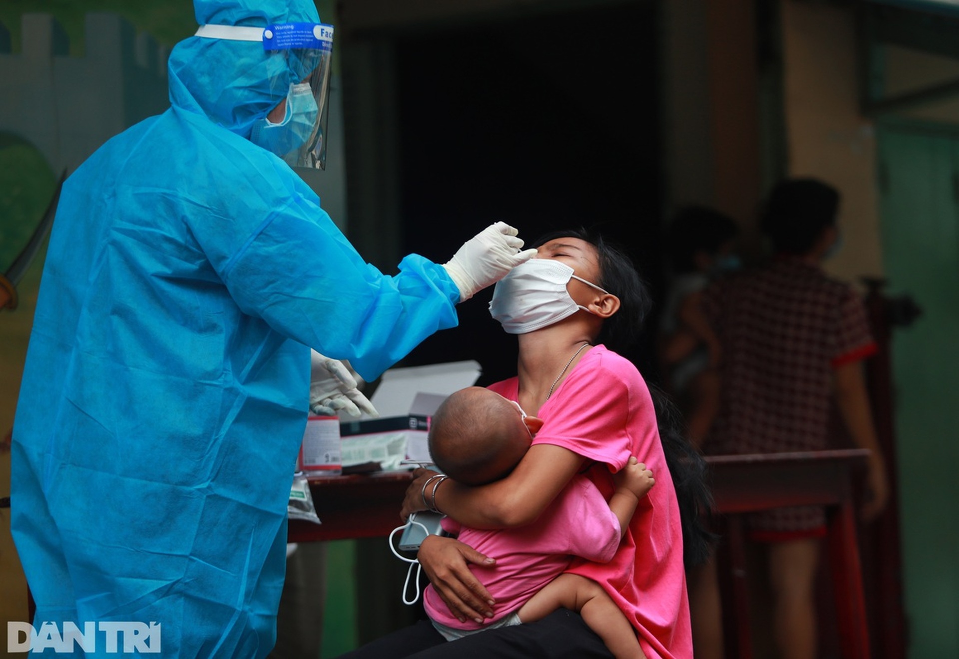 Xét nghiệm Covid-19, ma túy để tiêm vắc xin cho người lang thang ở TPHCM - 7 Xét nghiệm Covid-19, ma túy để tiêm vắc xin cho người lang thang ở TPHCM - 7