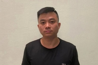 Khởi tố tài xế hất CSGT Hải Phòng lên nắp capo