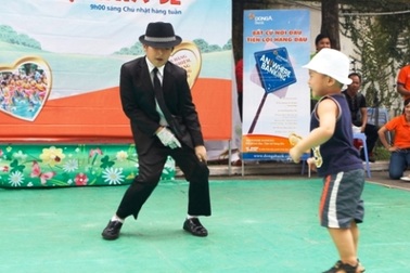 Đăng Khoa Vietnam's got talent đi nhảy... đường phố