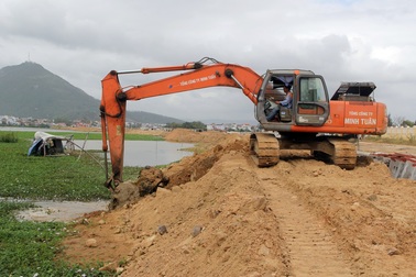 Vụ liên công trình gây ngập lụt: Người dân mỏi mòn chờ đợi tiền hỗ trợ