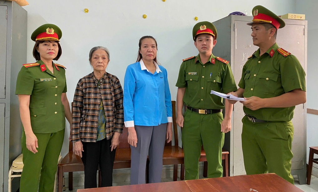 Bắt tạm giam chủ Mái ấm Hoa Hồng ở TPHCM - 1 Bắt tạm giam chủ Mái ấm Hoa Hồng ở TPHCM - 1