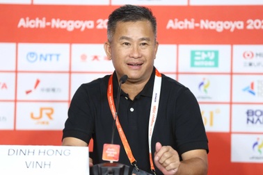 HLV Đinh Hồng Vinh: "May mắn song hành giúp U23 Việt Nam thắng Philippines"