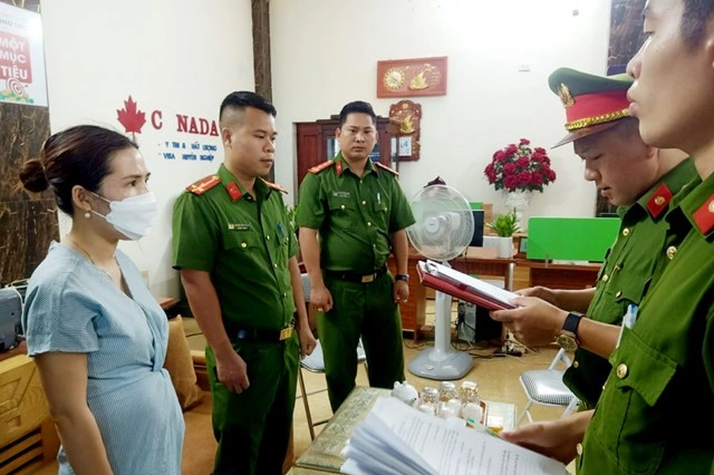 Nữ giám đốc lừa đưa người đi xuất khẩu lao động, chiếm đoạt tiền tỷ - 1 Nữ giám đốc lừa đưa người đi xuất khẩu lao động, chiếm đoạt tiền tỷ - 1