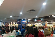 Dân mạng phản đối việc đi siêu thị "vét sạch" thực phẩm tích trữ