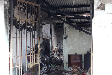 Cháy rụi căn nhà vắng chủ