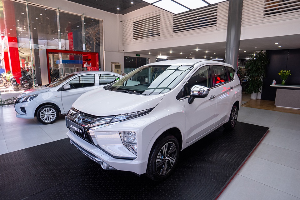 Suzuki XL7 thêm bản mới, dồn lực đấu Mitsubishi Xpander - 2 Suzuki XL7 thêm bản mới, dồn lực đấu Mitsubishi Xpander - 2